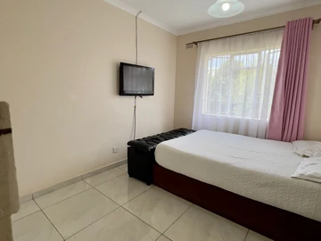 3 Bedroom Garden Flat