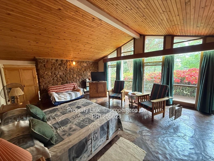 Family Home On Quiet Close With Borehole & Pool