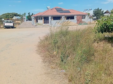 Commercial & Industrial Land