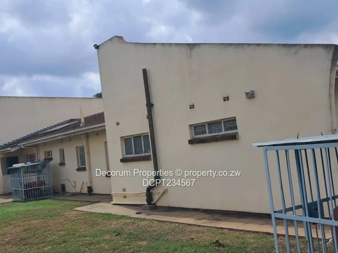 4-Bed Emerald Hill Home on 2030m² with Borehole & Driveway
