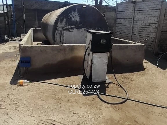2,000 m² Workshop in Ardbennie — Borehole & Service Pit