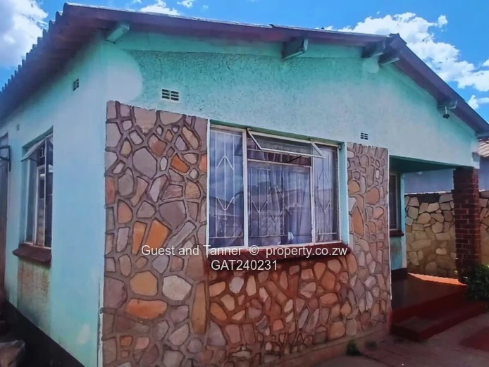 Glen View 4 House for Sale - Solid 7 Roomed Home with Title Deeds