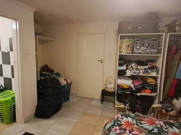 2 Bedroom Flat & Apartment