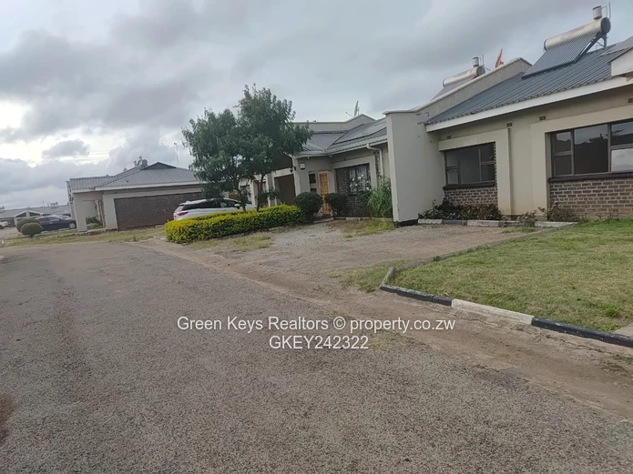 Modern 2-Bed Townhouse in Madokero Complex with Solar