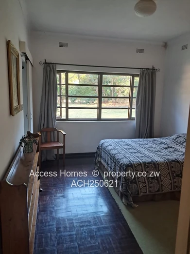 A charming Residence close Kew Drive and Ridgeway North  (Sole Mandate)