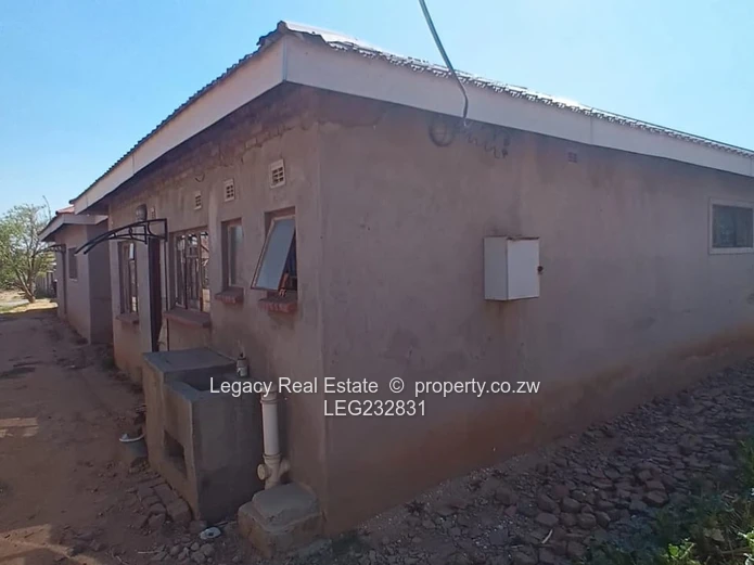 Budiriro Cabs – Incomplete 5-Bedroom House with Great Potential