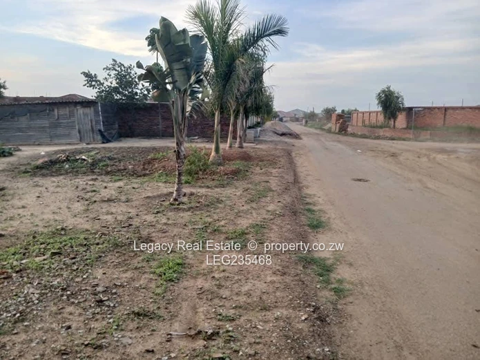 Build Big in Haydon Park with this Walled & Serviced Stand