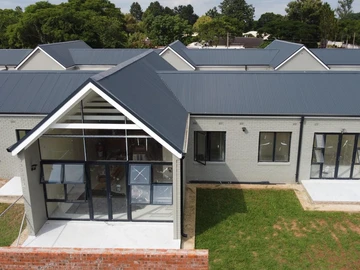 3 Bedroom Flat & Apartment