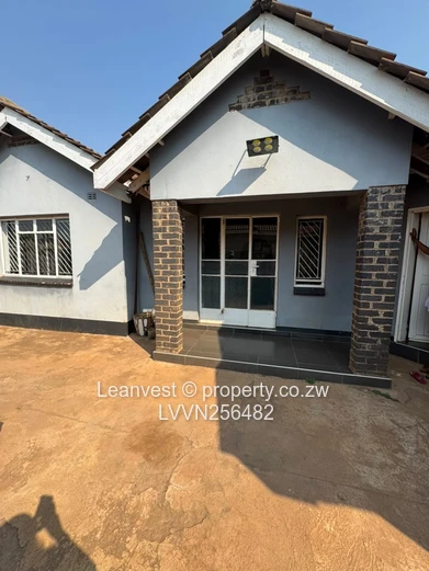 Bloomingdale 3-Bed: Fitted Kitchen, Main En-suite & Driveway