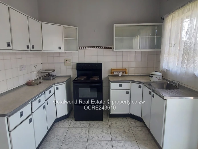 To Let – Neat 2-Bedroom Flat in Eastlea (Sole Mandate)