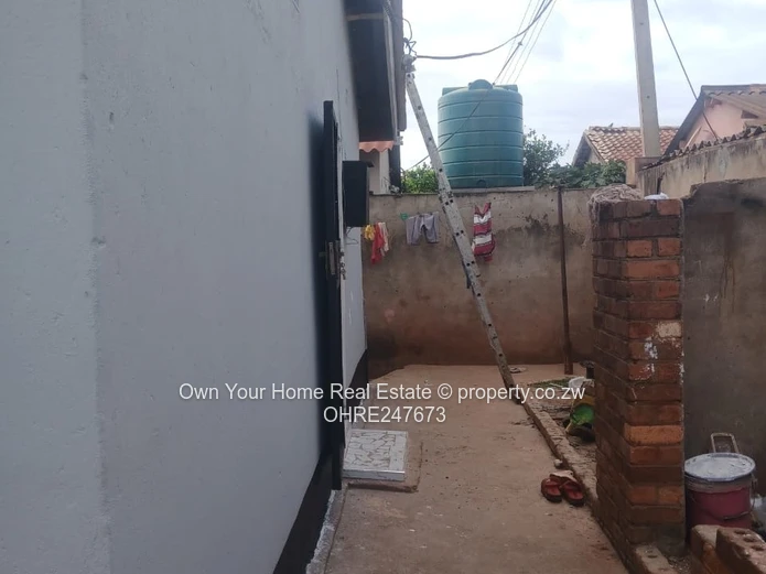 Freshly Painted 4-Bed Home with Enclosed Yard in Sunningdale