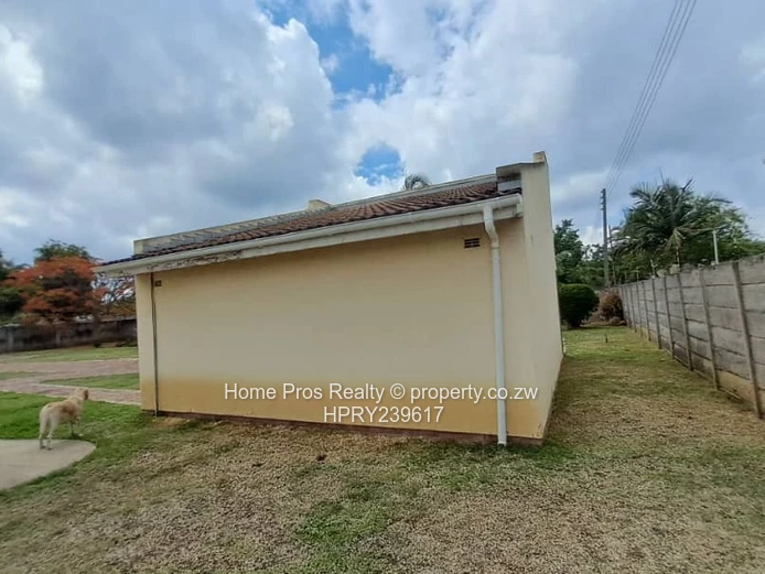 Spacious 4BR Emerald Hill Home on 2030m² — Borehole