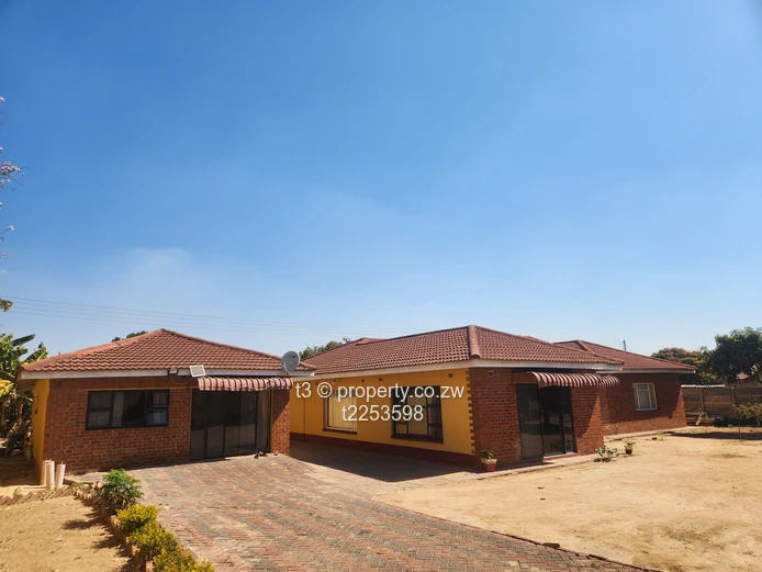  Charming Family Home – Windsor Park, Ruwa
