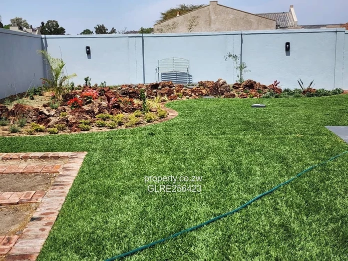 Modern 4BR Greendale Flat — Borehole, Designer Kitchen
