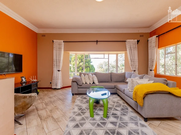 6 Bedroom House