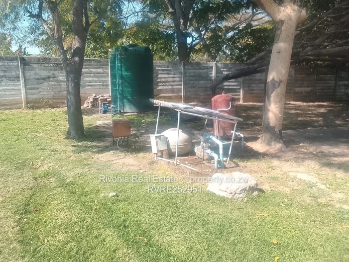 Greendale North: 3-Bed Home with Pool & Borehole on 3767m²