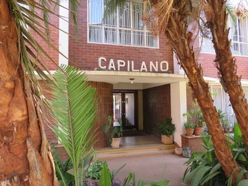 2 Bedroom Flat & Apartment