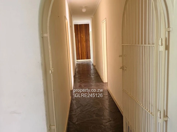 Spacious 5-Bed Greystone Park Home with Pool & Borehole