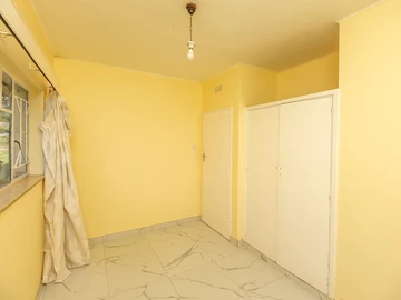 2 Bedroom Flat & Apartment