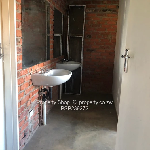 Prime Retail/Wholesale Space To Let Harare Drive!