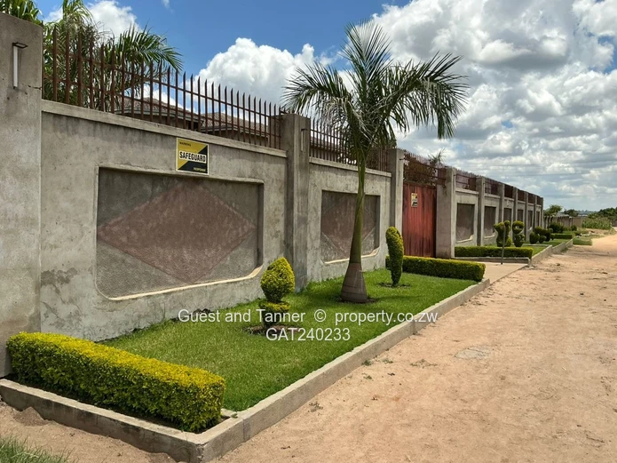 CHITUNGWIZA RIVERSIDE LOW DENSITY - Spacious Double Storey Home with 4 Solar Powered Modern Cottages