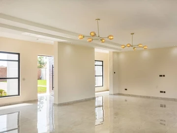 5 Bedroom House