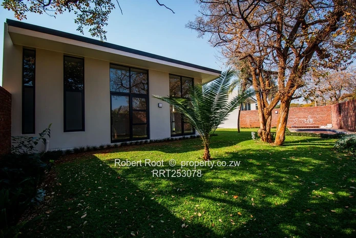 NEWLANDS - EXCEPTIONAL TOWNHOUSE (with Pool)