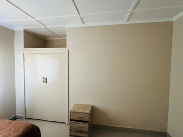 2 Bedroom Flat & Apartment