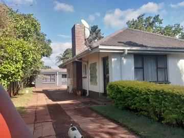 Spacious 3 Bedroom House for sale in Upper Hillside