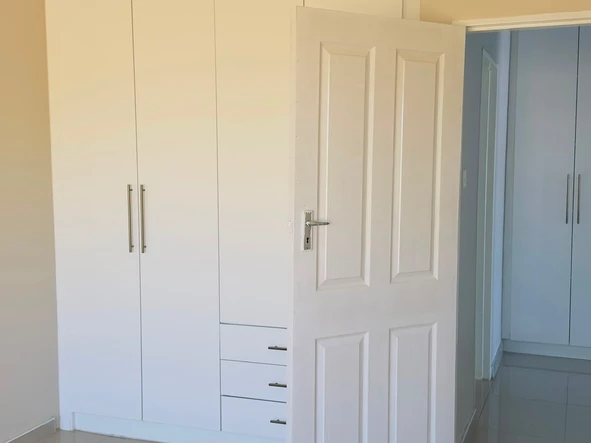4 Bedroom Flat & Apartment
