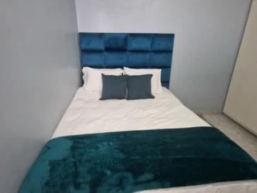 Flat & Apartment