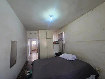 2 Bedroom Flat & Apartment