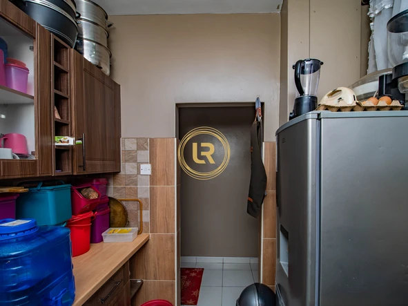 2 Bedroom Flat & Apartment