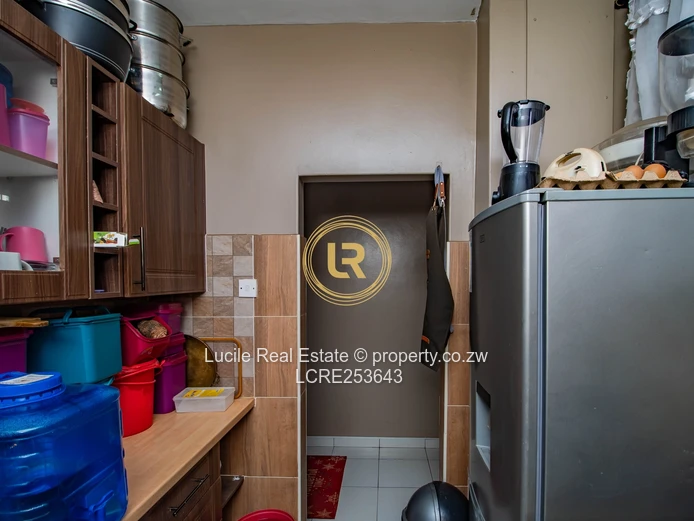 2 Bedroom Flat For Sale – Eastview Gardens, Eastlea | $70,000 Usd