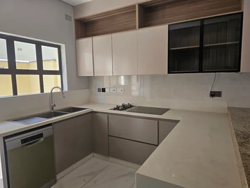 3 Bedroom Flat & Apartment