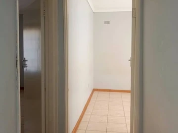 4 Bedroom Flat & Apartment