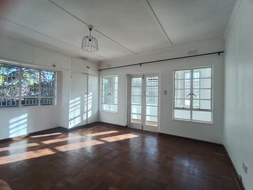 2 Bedroom Flat & Apartment