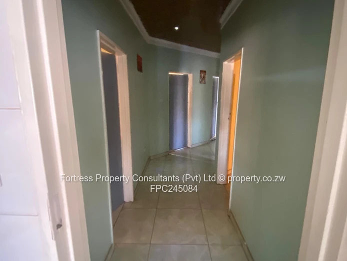 Spacious 5-Bedroom Family Home for Rent – New Marimba Park ?