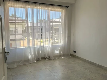 4 Bedroom Flat & Apartment