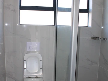 4 Bedroom Garden Flat
