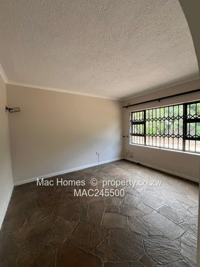 6 Bedroomed house to let in Greendale 