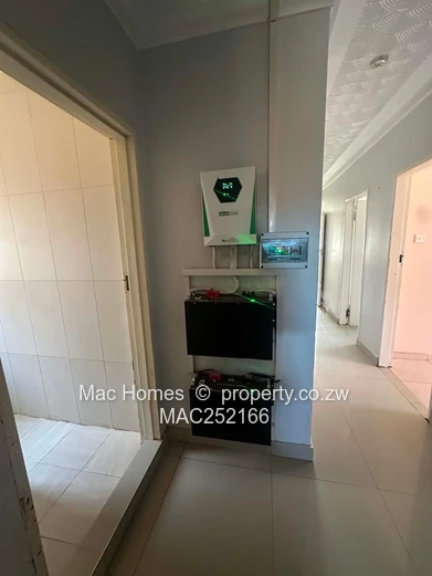 Hatcliffe: Modern 6-Bed, 3-Bath Home with Borehole (Sole Mandate)