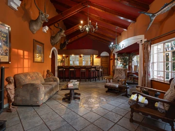 8 Bedroom House