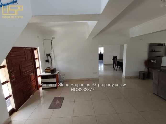 5 Bedroomed House In Pomona For Sale