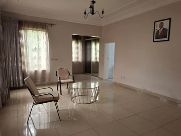 6 Bedroom House