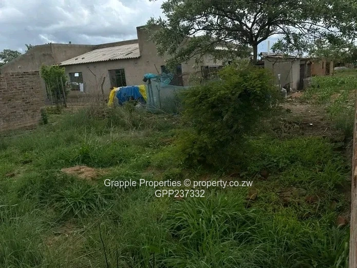 Murehwa -Nhakiwa Shops 60% complete House for sale (Sole Mandate)