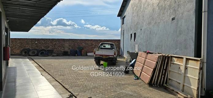 Southly Park Garage/Warehouse/Offices  For Rental 