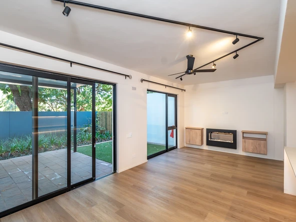 3 Bedroom Flat & Apartment