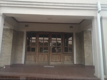 3 Bedroom Flat & Apartment