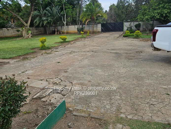 Solid House In Mt Pleasant For Rent Good Location Close To Groombridge Shopping Centre. (Sole Mandate)